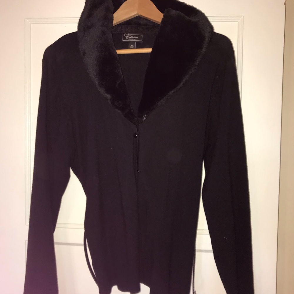 Sweet snazzy sweater with faux fur collar